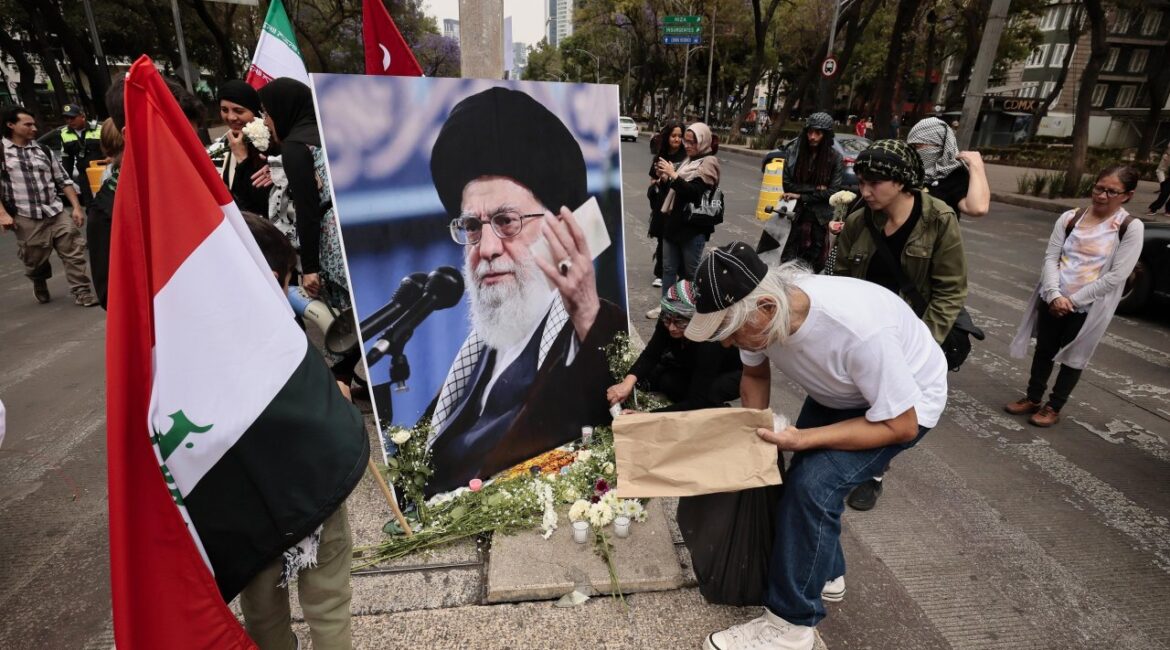 Как США и Израиль решили проблему преемственности в Иране