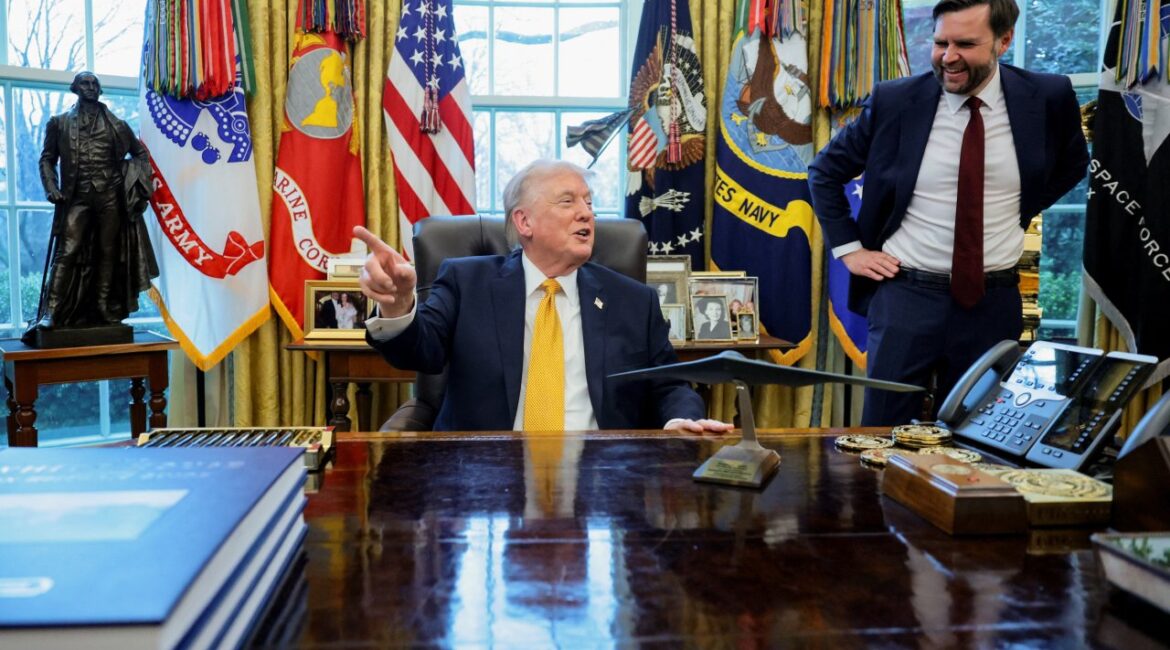 Новый лидер Ирана был геем и имел роман со своим учителем, смеется Трамп