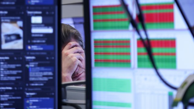 Красная волна достигает Уолл-стрит и в новой торговой сессии*