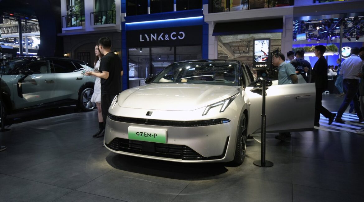 Volvo будет эксклюзивно продавать модели китайской Lynk & Co в Европе