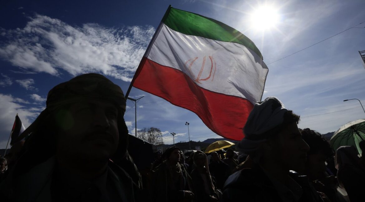 В Иране сегодня повесили двоих мужчин, входивших в запрещенную оппозицию