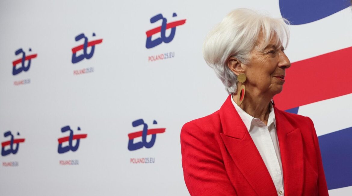 Лагард предупредила о новой неопределенности в еврозоне