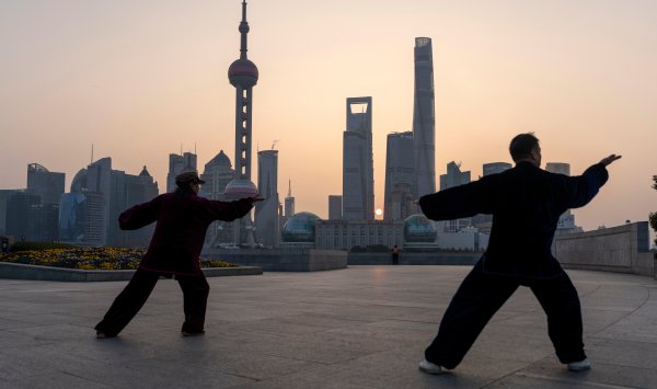 Расходы на ИИ усугубляют падение акций китайских технологических компаний