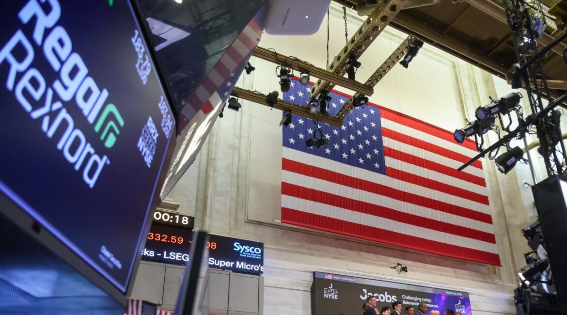 Нефтяной шок и напряженность на Ближнем Востоке привели к снижению индексов США*