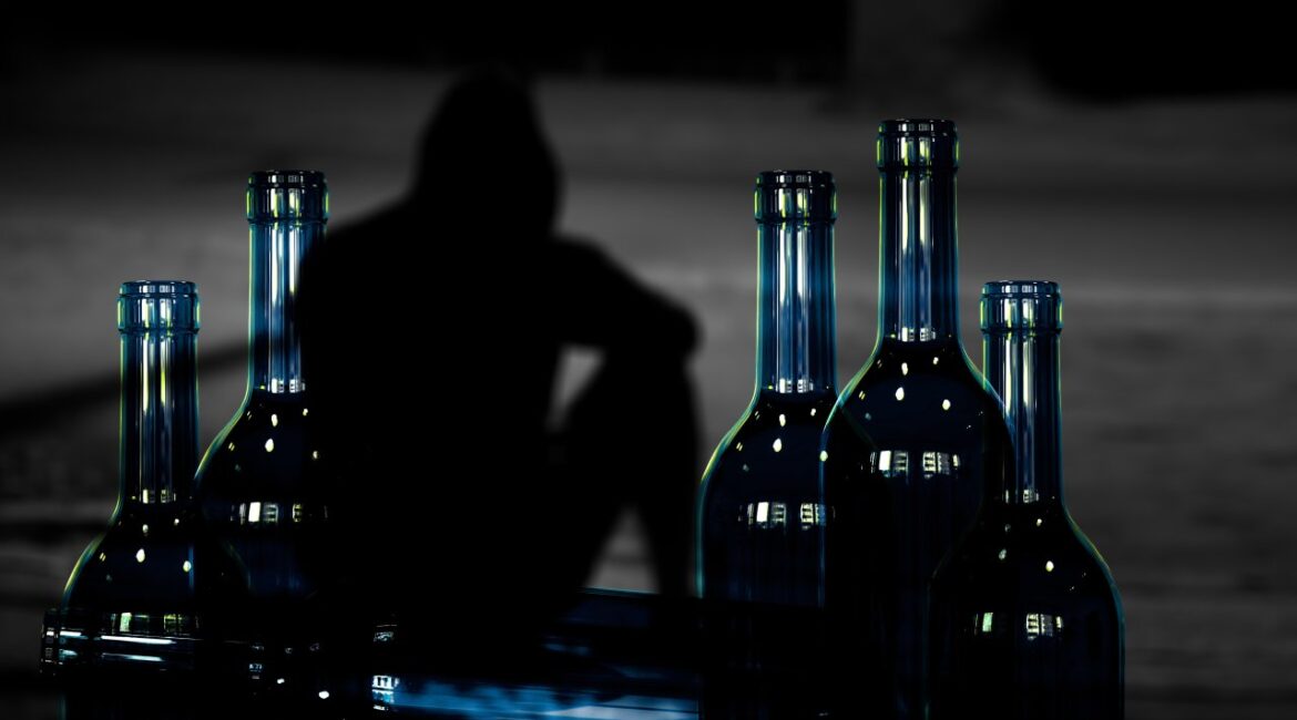 У бывшего алкоголика выявились признаки зависимости, которые многие не распознают ВИДЕО