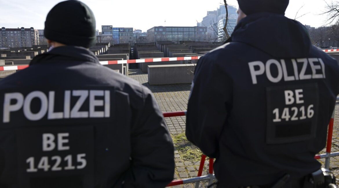 Два человека были застрелены возле аэропорта Франкфурта