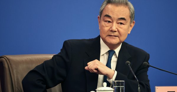 Китай: Нет народной поддержки смены режима в Иране