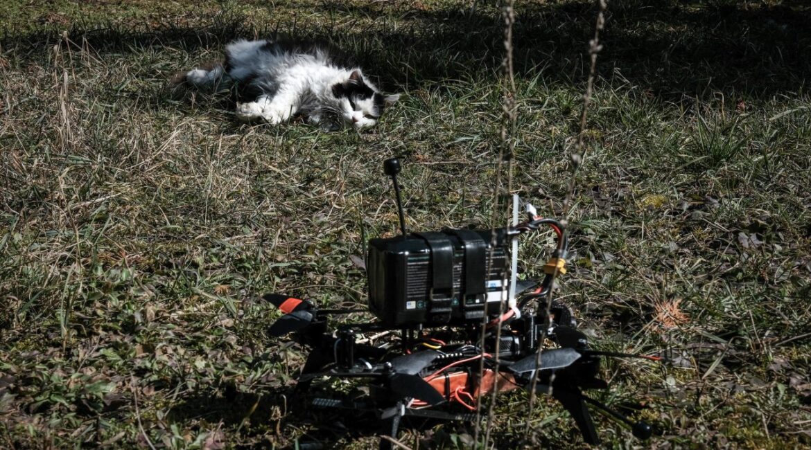 Украинские домохозяйки изготавливают детали для дронов на своей кухне