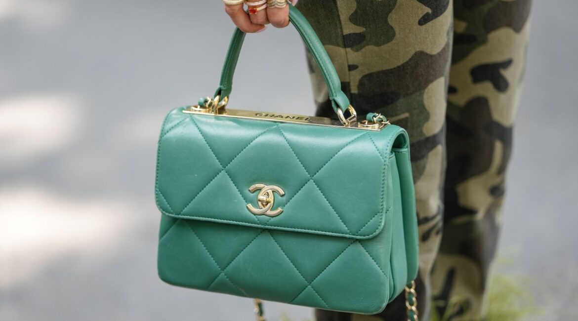 Увлечение Chanel показывает, что индустрия предметов роскоши набирает положительную динамику.