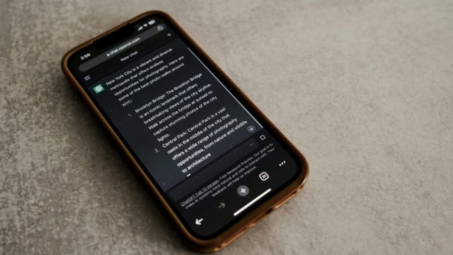 Тексты, сгенерированные ИИ, повсюду, и их легко обнаружить — пока что