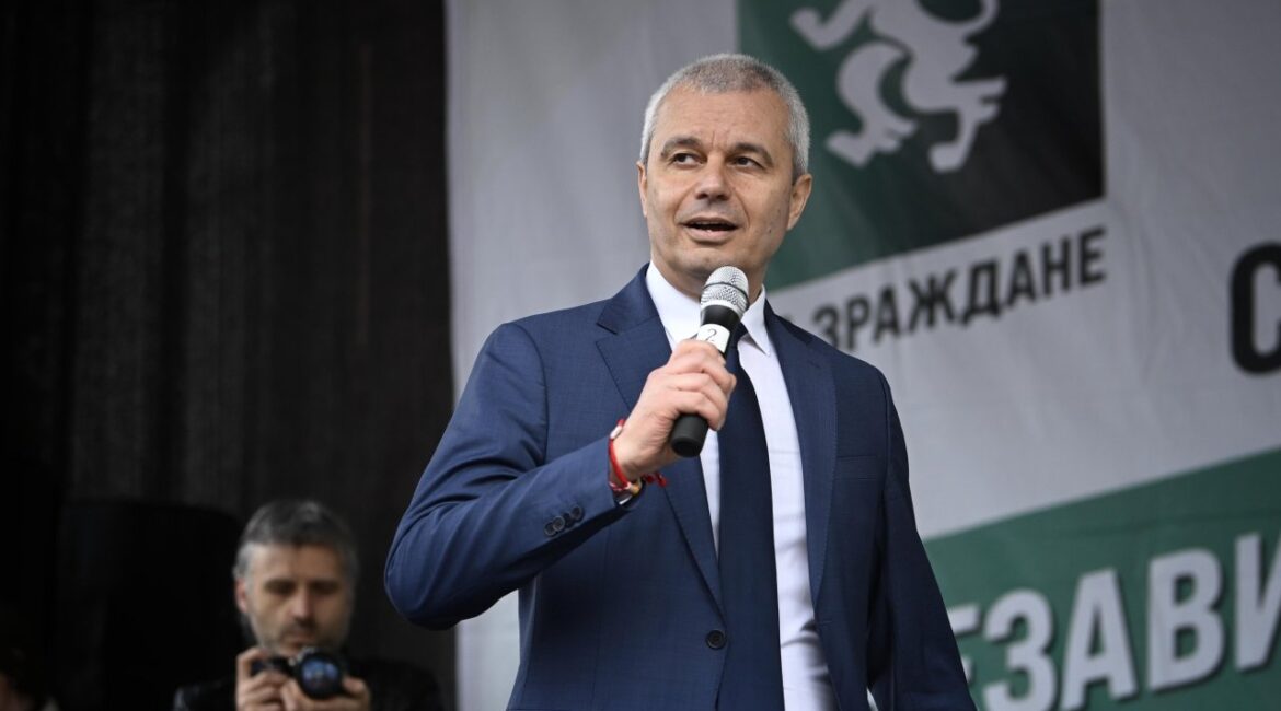 «Война за графа Игнатьева» продолжается, Костадинов обвинил Лору Крумову во лжи