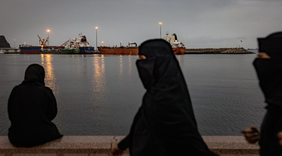 Вторжение на остров Харг может оказаться большим риском за небольшую выгоду