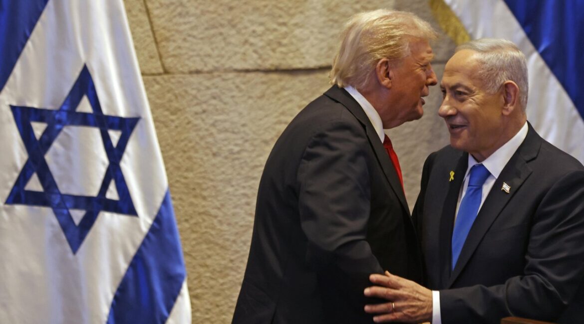 США и Израиль начали войну синхронно, теперь MAGA требует выхода