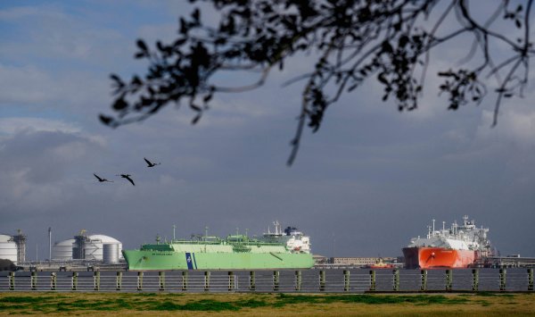 Все больше танкеров СПГ направляются в Азию из Европы