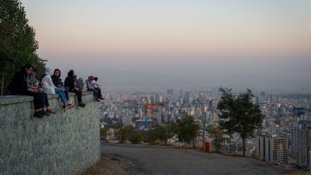 Взломанные камеры дорожного движения позволили выследить и определить местонахождение Али Хаменеи