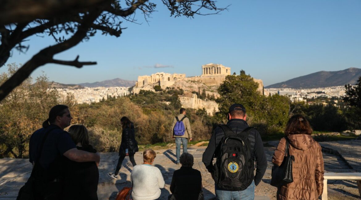 Для греков минимальная зарплата в 920 евро — «издевательство над трудящимися»