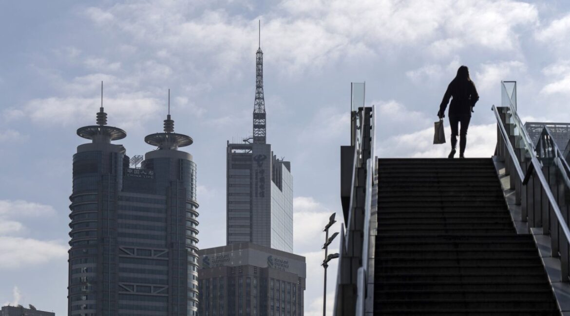 Китай повышает квоту на покупку зарубежных ценных бумаг больше всего с 2021 года.