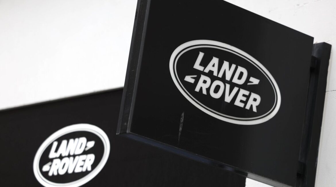 После 80 лет службы британская армия снимает с вооружения Land Rover.