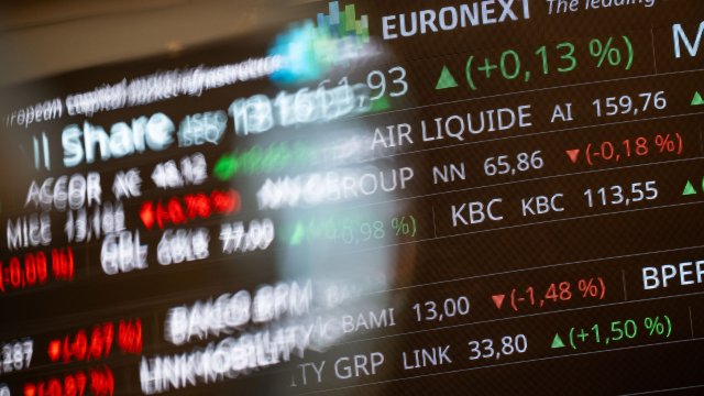 Европейские индексы упали после очередного раунда отчетов и геополитической напряженности