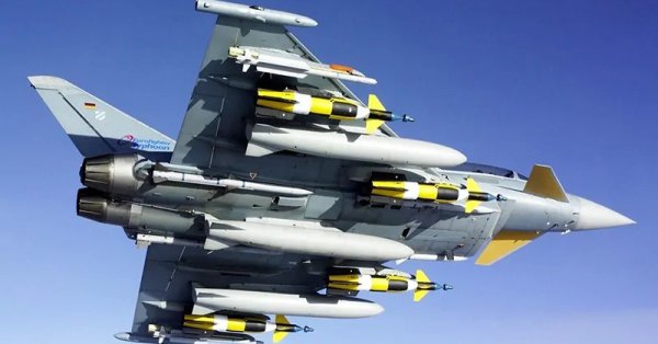 Великобритания отправила в Катар четыре истребителя