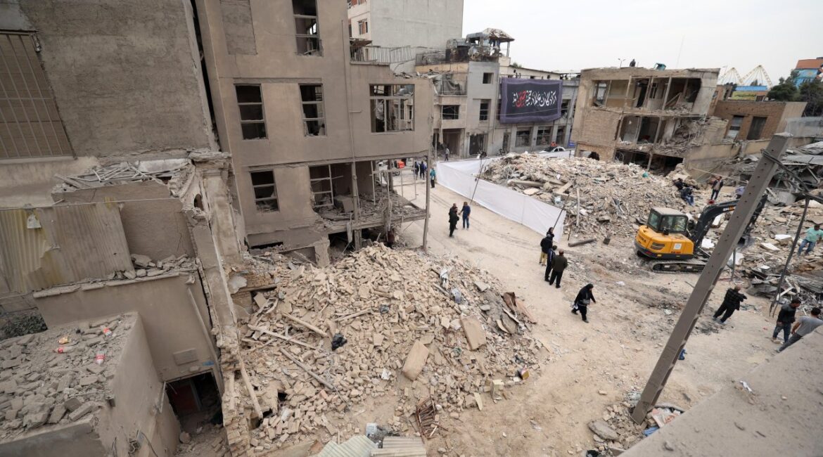 Иран призвал к сдержанности: Тегеран предупреждает о риске расширения конфликта