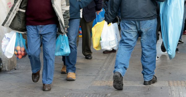 Греция оказывает помощь из-за высоких цен на топливо и продукты питания