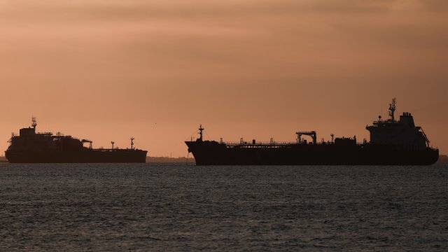 США могут освободить от санкций иранскую нефть, загруженную в танкеры