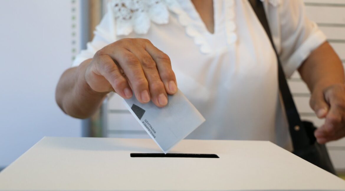 Если бы выборы были сегодня: 30,8% проголосовали за Радева, 19,3% за ГЕРБ и 12,9% за ПП-ДБ.