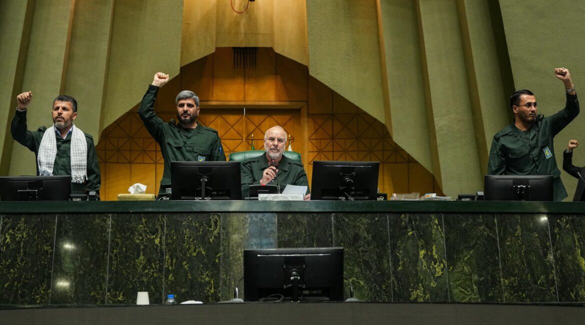 Иран пригрозил войскам США: Мы ждем вас, мы вас уничтожим