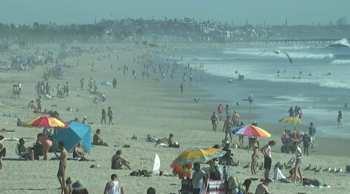 Начало лета: в Калифорнии температура выше 30 градусов, пляжи переполнены