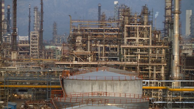 МАГАТЭ: Высвобожденная нефть из резерва немедленно потечет в Азию