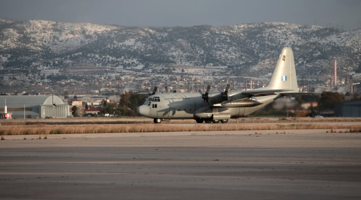 Иран направил баллистическую ракету на базу НАТО Инджирлик в Турции