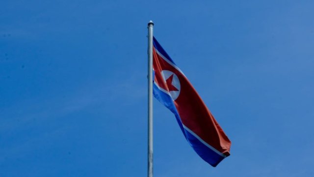 Северная Корея запустила более 10 баллистических ракет в сторону Восточного моря.