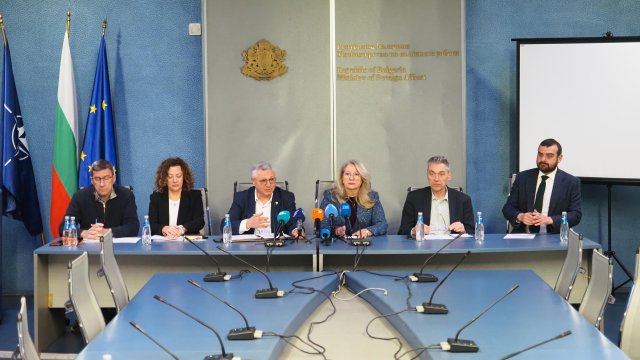 Информации о погибшем или раненом гражданине Болгарии на Ближнем Востоке нет.