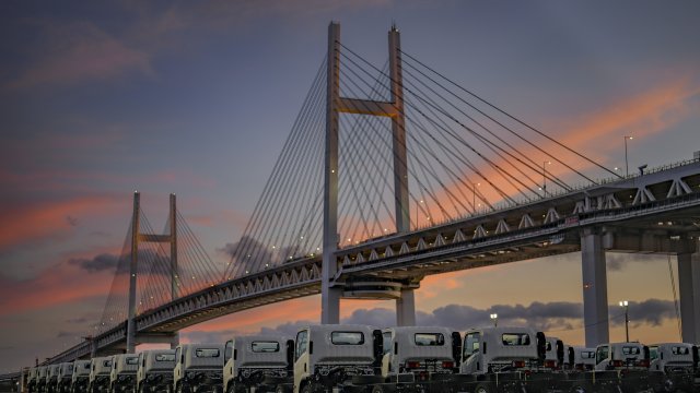 Рост экспорта Японии замедляется из-за китайских праздников и пошлин США