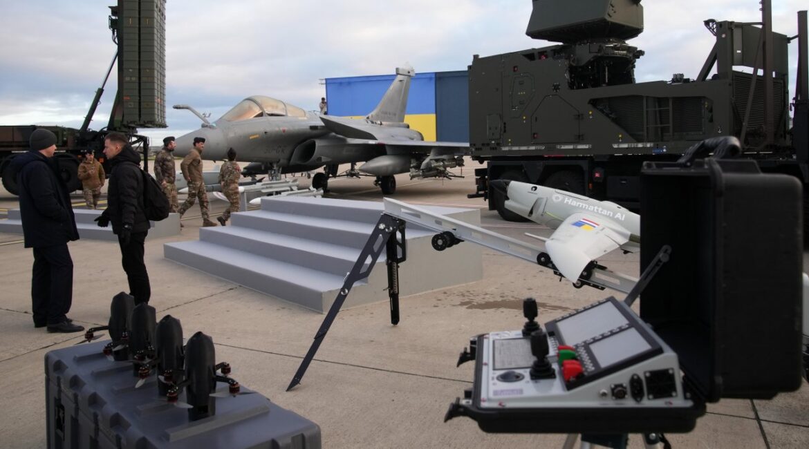 Франция с новым оружием: в дело идет дрон-перехватчик АСТ-78