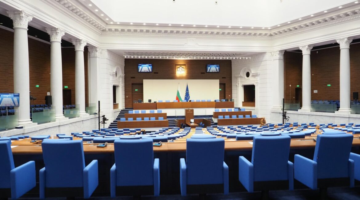 Обидные слова, скандалы, пинки и немного флирта: Чем нам запомнился 51-й НС