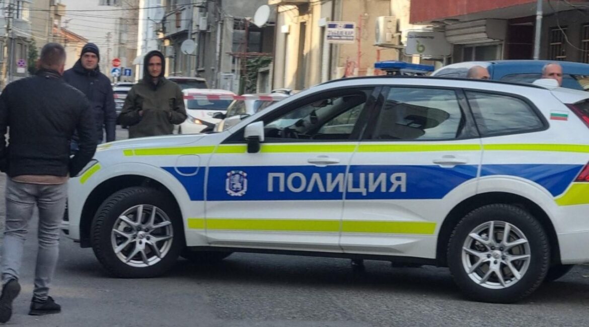 Двое госпитализированы после отравления монтажной пеной и обезжиривателем