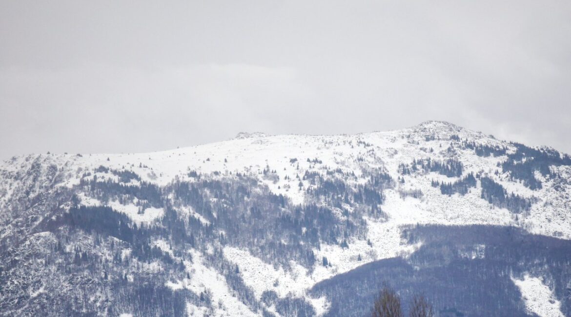 В горах туман и ветрено