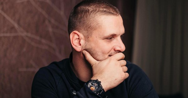 Симона Милькова без допуска в НС вывели из вестибюля перед залом пленарных заседаний