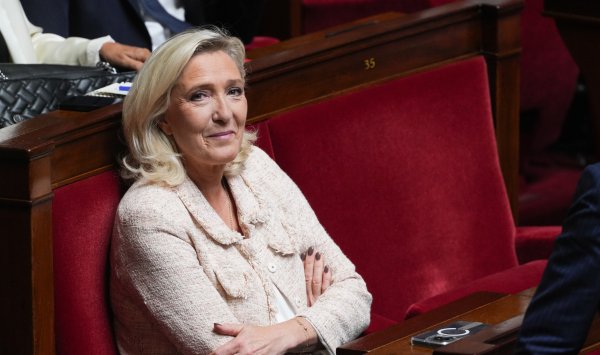 Ле Пен обхаживает французскую элиту в ущерб основной базе избирателей