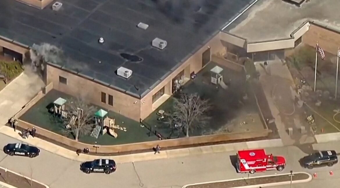 В Мичигане произошла стрельба: машина врезалась в синагогу