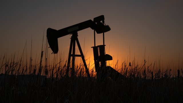 Нефть падает, Ирак подписывает соглашение об экспортном трубопроводе с Курдистаном*