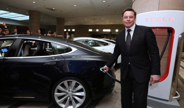 Почему Tesla отменила автомобиль века