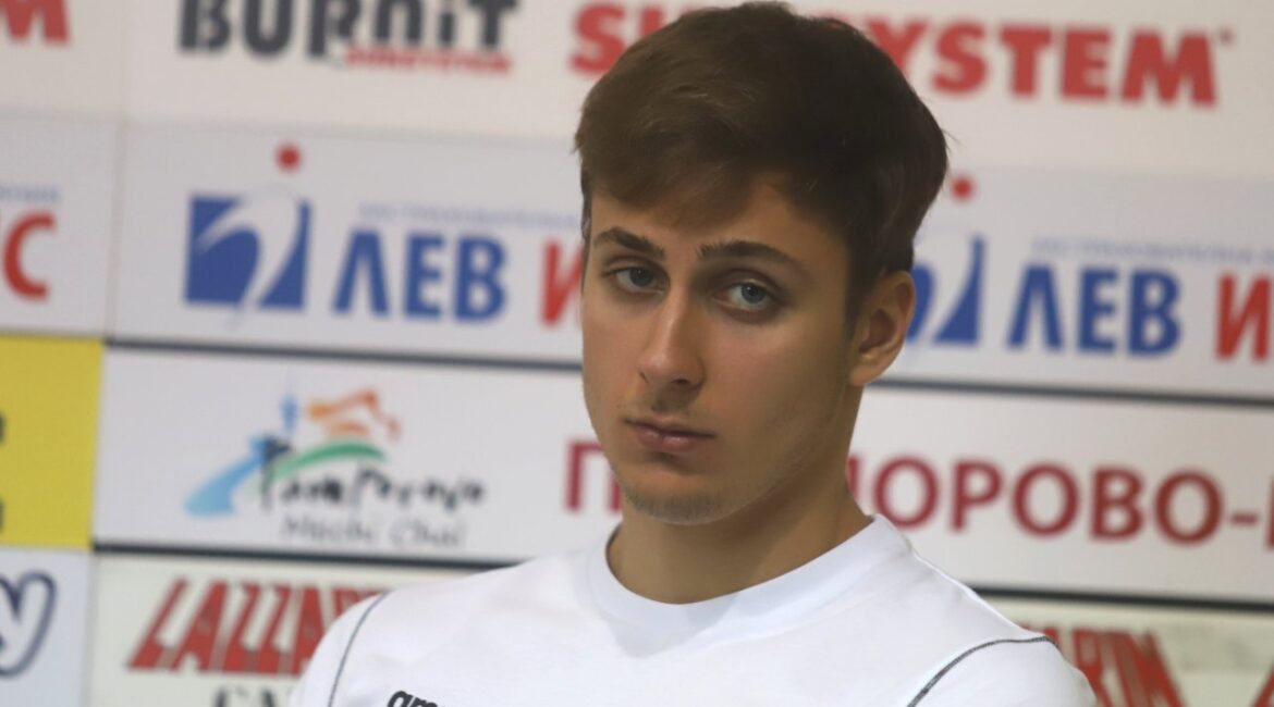 Пловец Иосиф Миладинов передумал и возвращается на соревнования