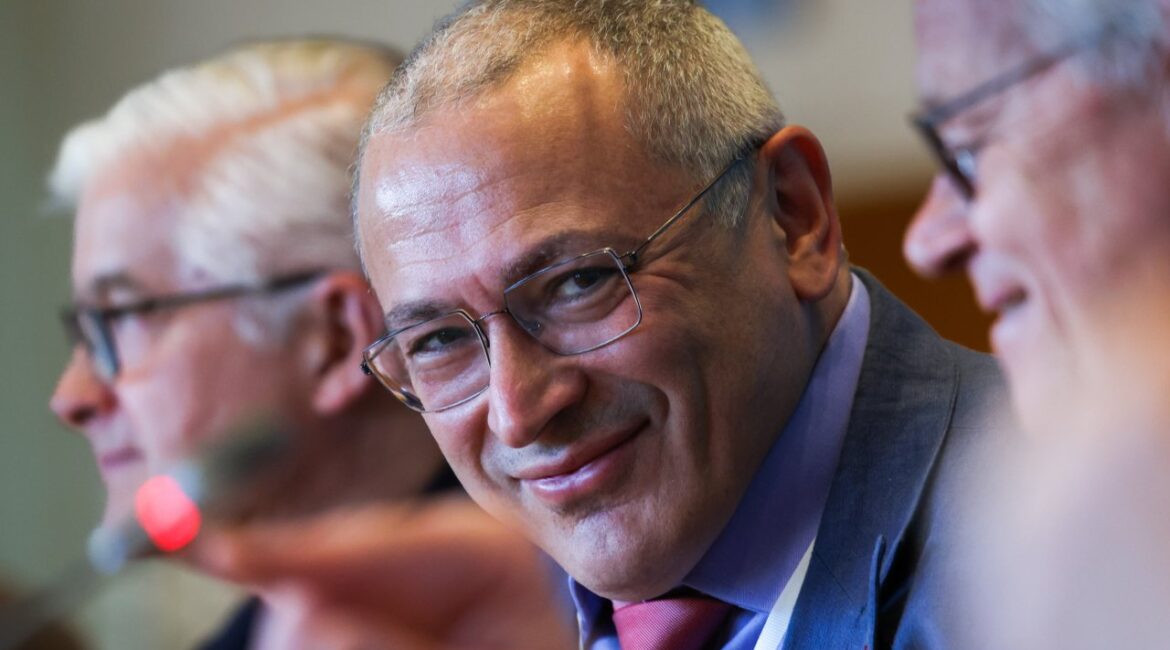 Дайте визы ЕС самым умным россиянам, чтобы парализовать военную машину Путина