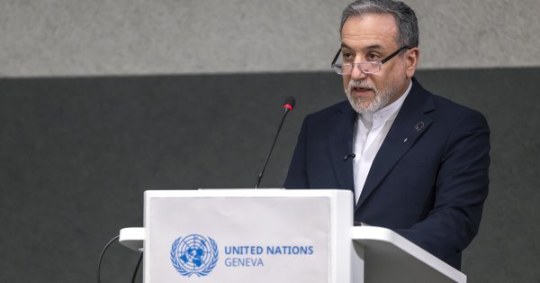 Арагчи: Иран будет воевать столько, сколько потребуется