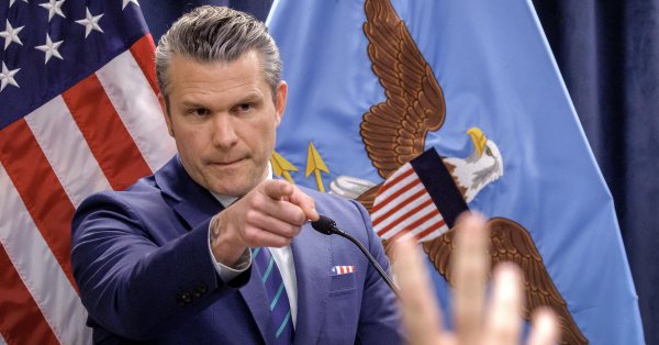 Хегсет обеспокоен тем, что Россия может предоставлять разведданные Ирану