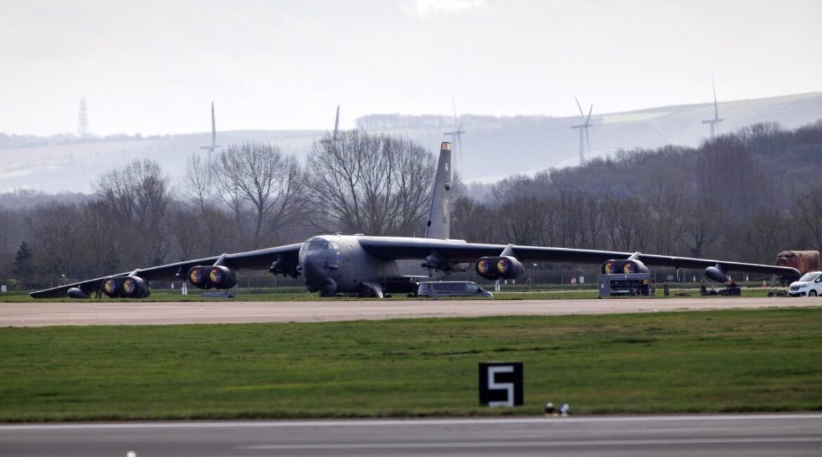 Почему оружейные компании и зарубежные страны жертвуют 32 миллиона долларов американским аналитическим центрам