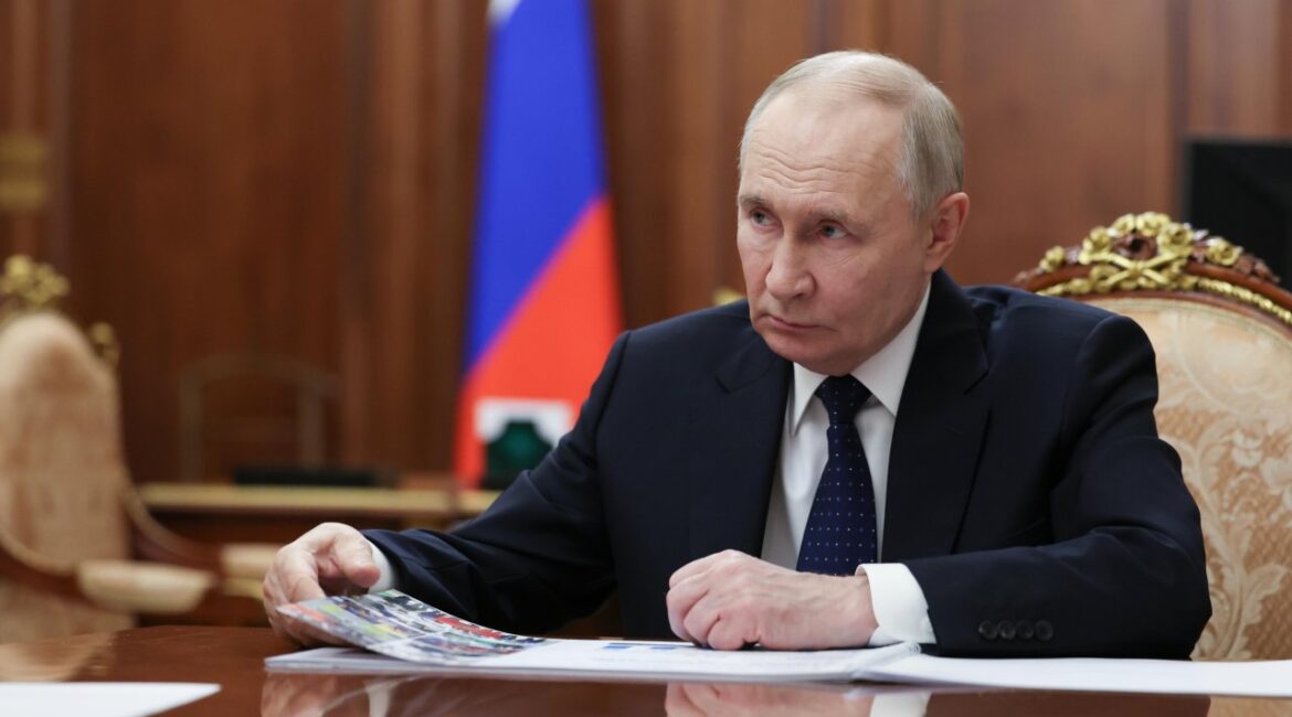 Культ Путина на оккупированных Россией частях Украины